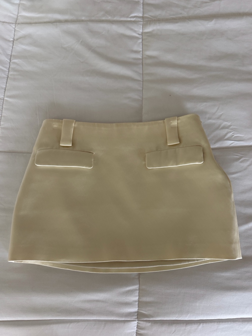 HELSA Heavy Satin Skirt Mini